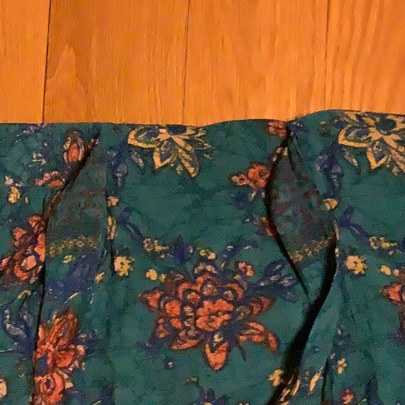 Maurice’s floral teal combo skirt, size large in excellent condition. - Picture 7 of 7